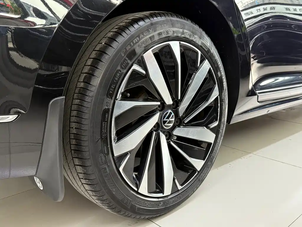 Volkswagen Passat 2023 — фото 11