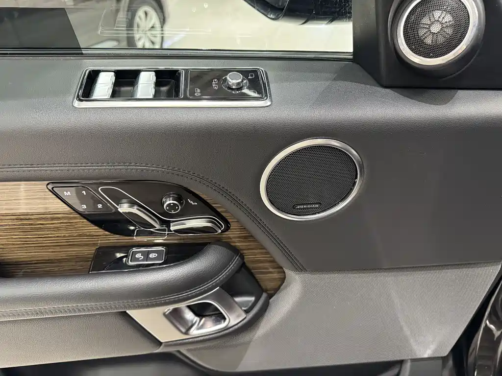 Land Rover Range Rover 2019 — фото 10