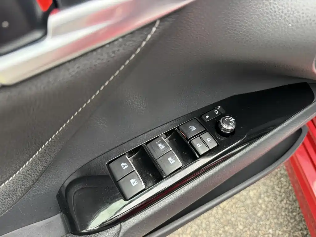 Toyota Camry 2018 — фото 15