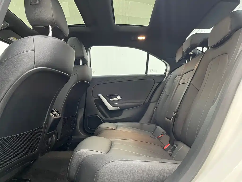 Mercedes-Benz A-Class 2022 — фото 13