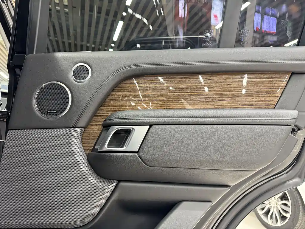 Land Rover Range Rover 2019 — фото 15