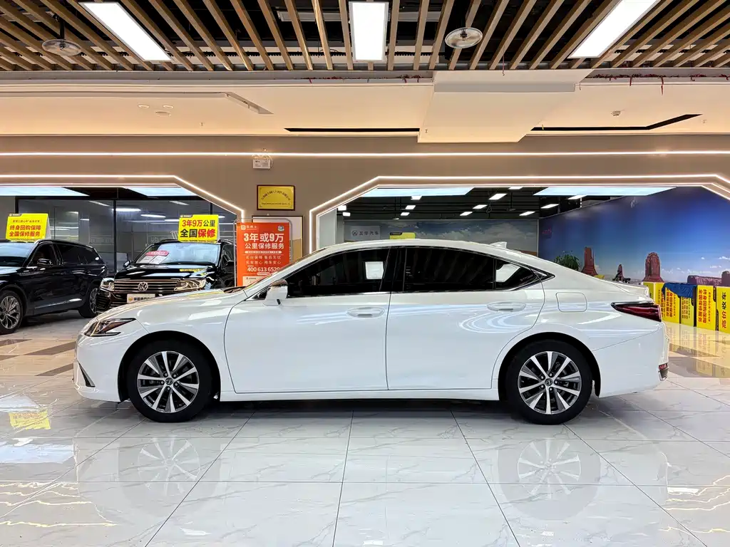 Lexus ES 2020 — фото 2