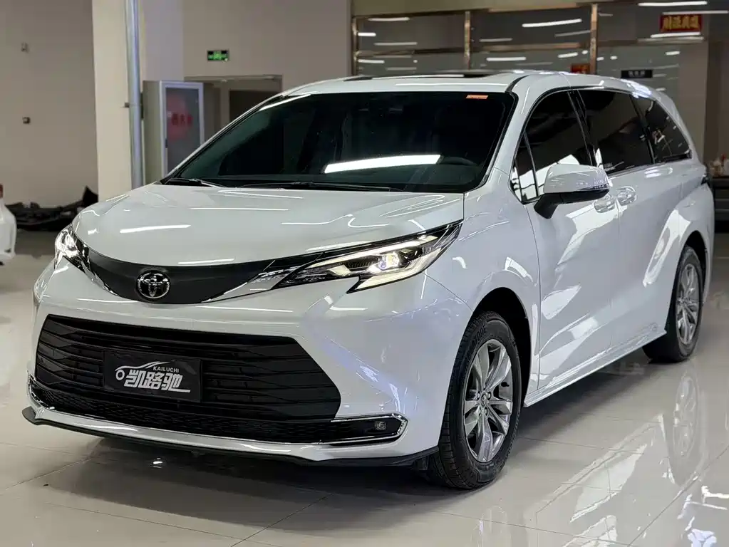 Toyota Sienna 2025