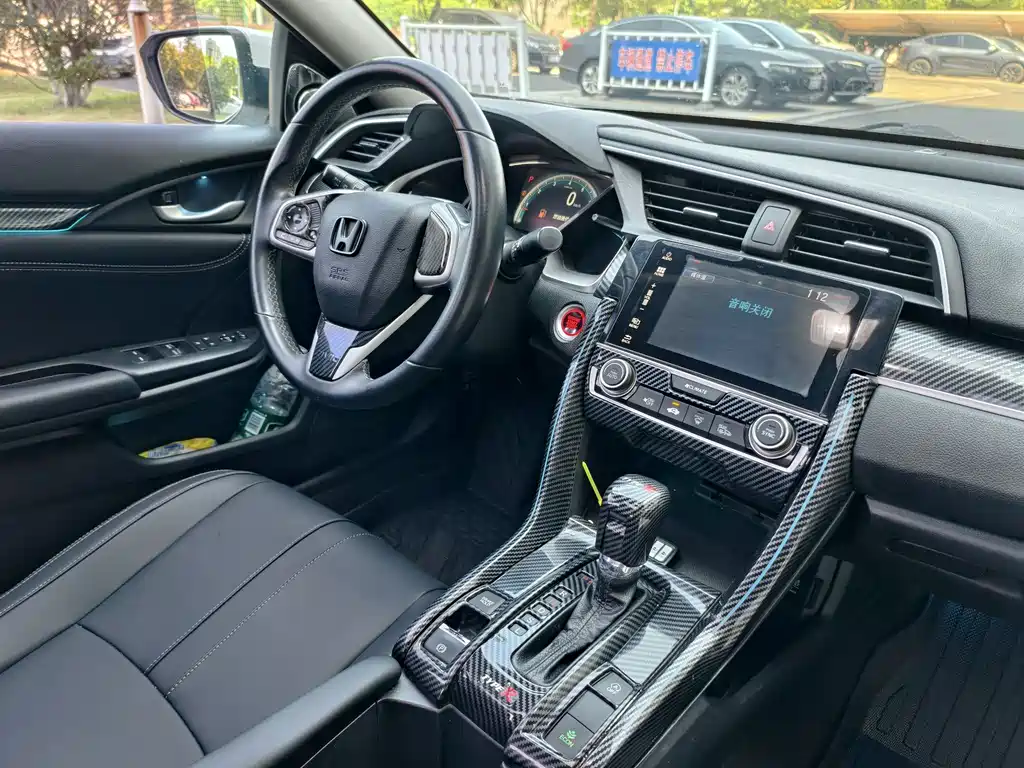 Honda Civic 2017 — фото 12