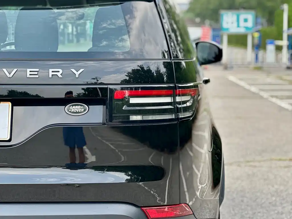 Land Rover Discovery 2018 — фото 14