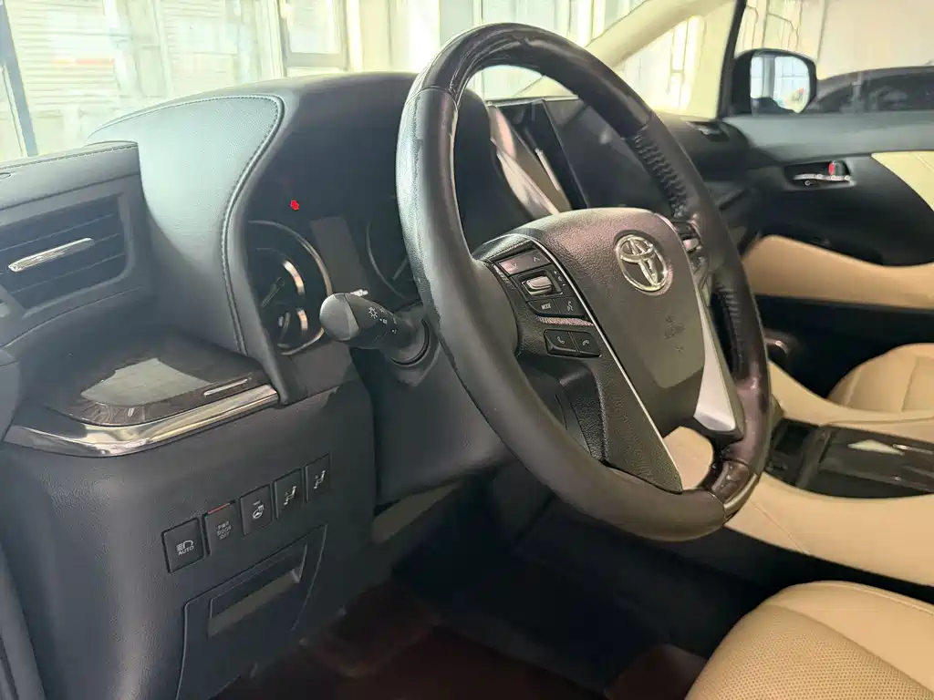 Toyota Vellfire 2021 — фото 12