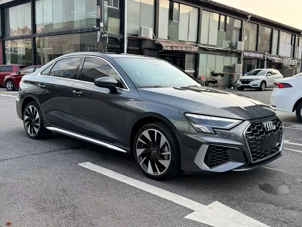 Audi A3 2023 — фото 4