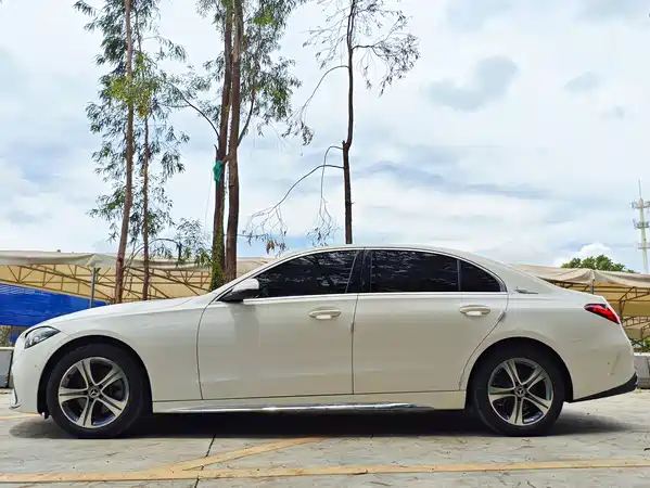 Mercedes-Benz C-Class 2022