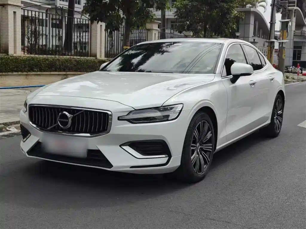 Volvo S60 2022 — фото 2