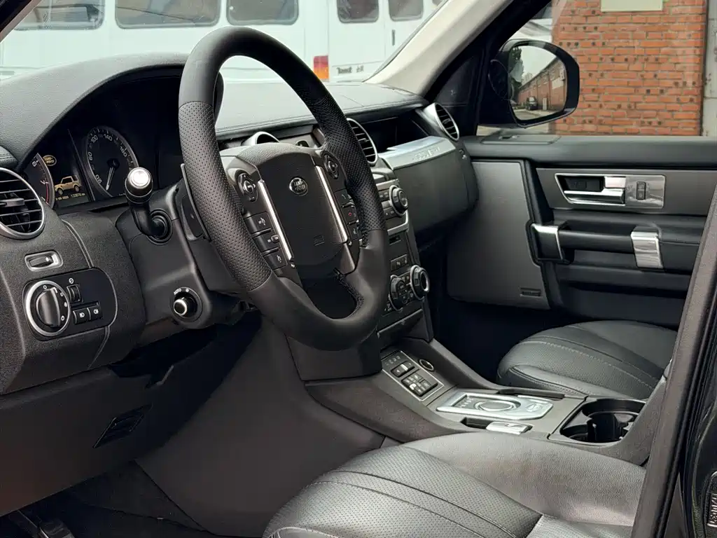 Land Rover Discovery 2015 — фото 4