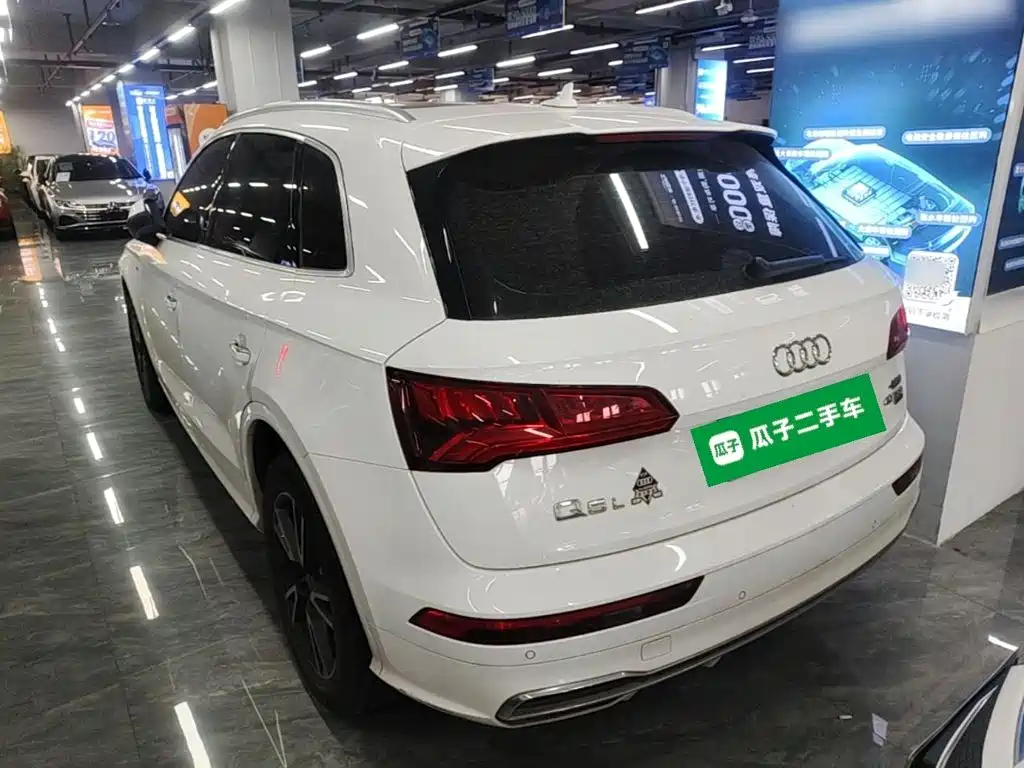 Audi Q5L 2020 — фото 23