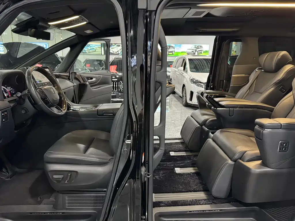 Toyota Vellfire 2024 — фото 13