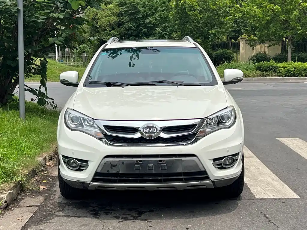 BYD S7 2015