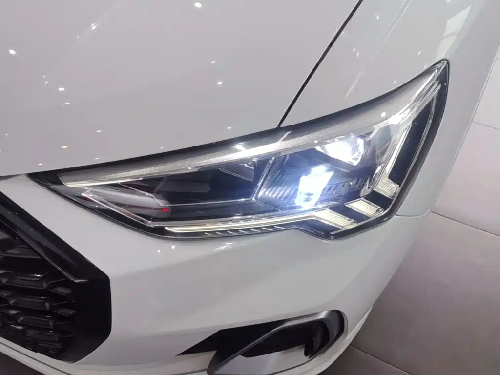 Audi Q3 Sportback 2023 — фото 24