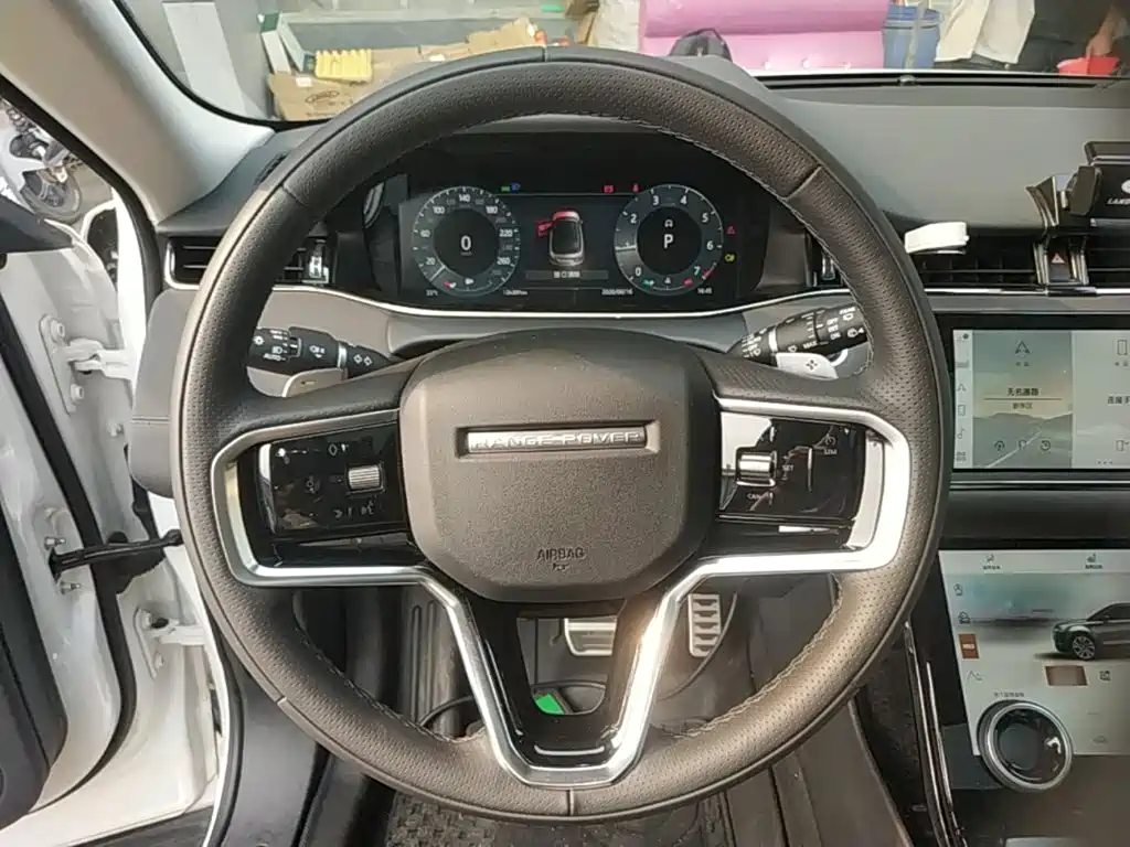 Land Rover Evoque 2023 — фото 11