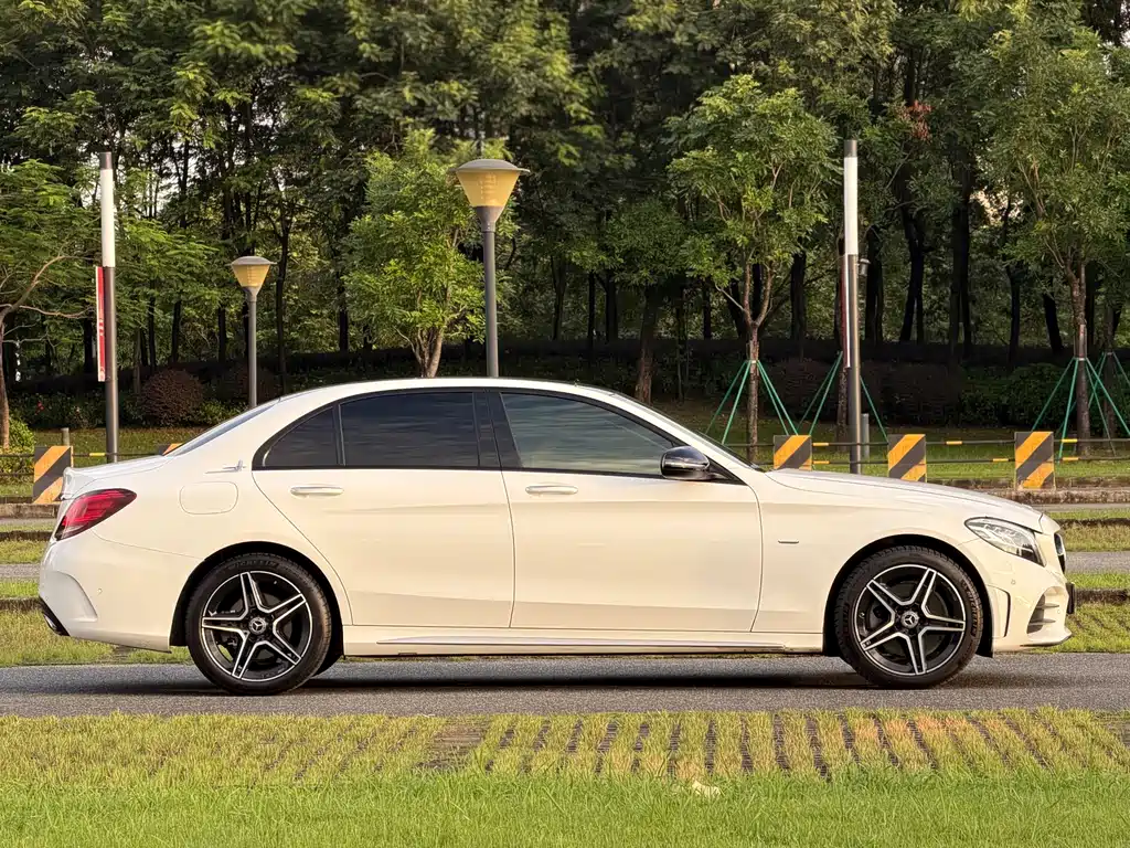 Mercedes-Benz C-Class 2020 — фото 32