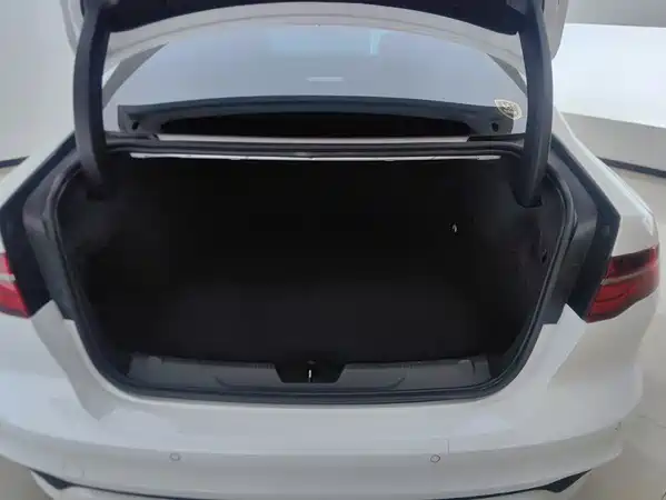 Jaguar XEL 2025