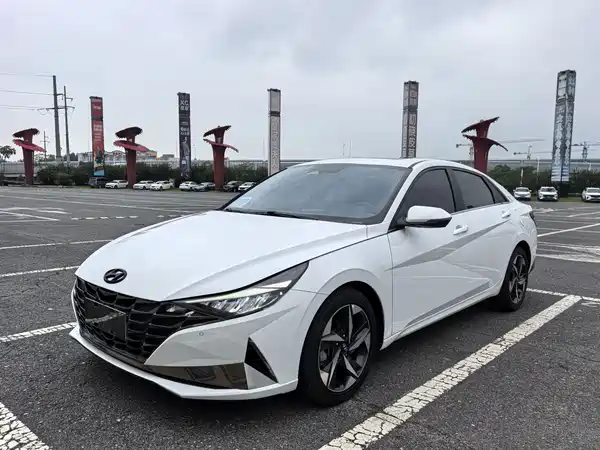 Hyundai Elantra 2023