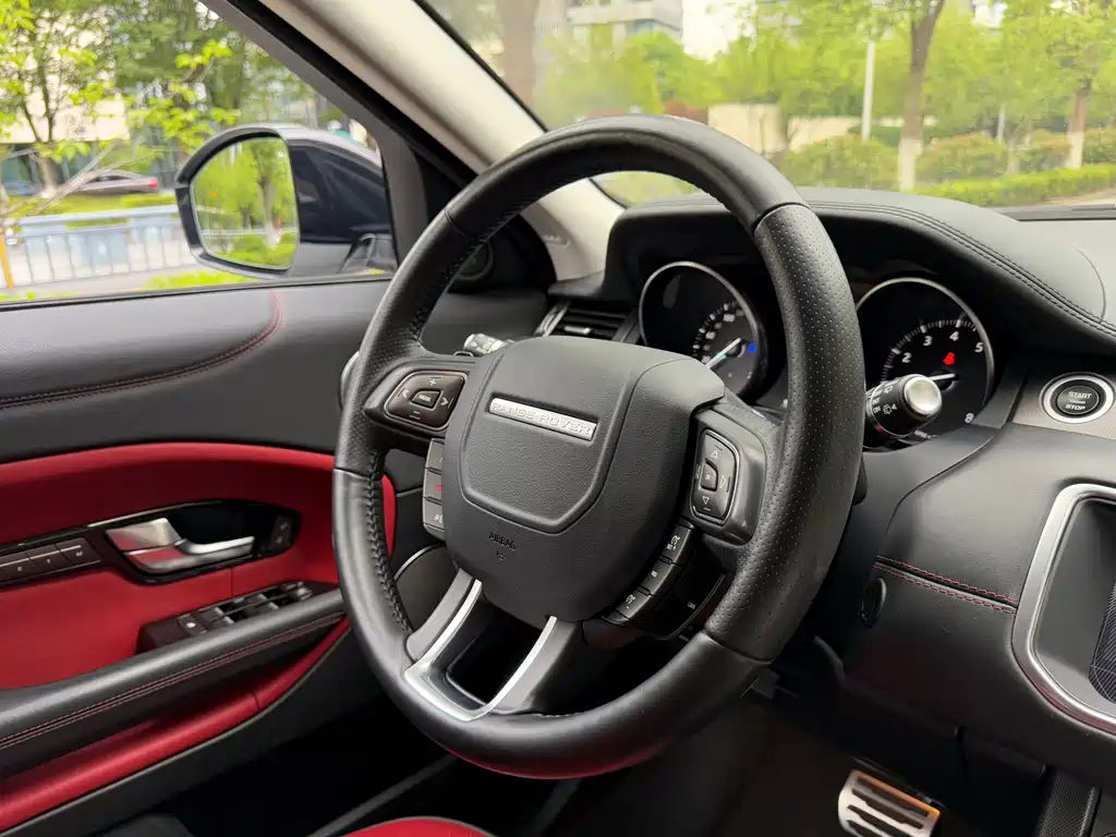 Land Rover Evoque 2018 — фото 15