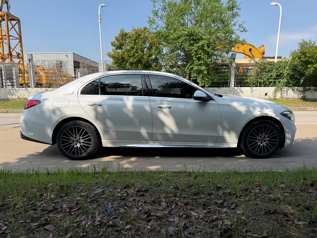 Mercedes-Benz C-Class 2023 — фото 7