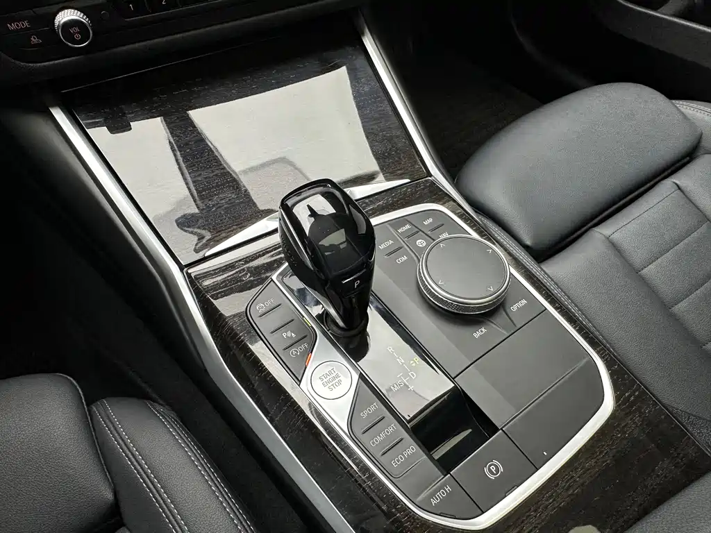 BMW 3 Series 2021 — фото 14