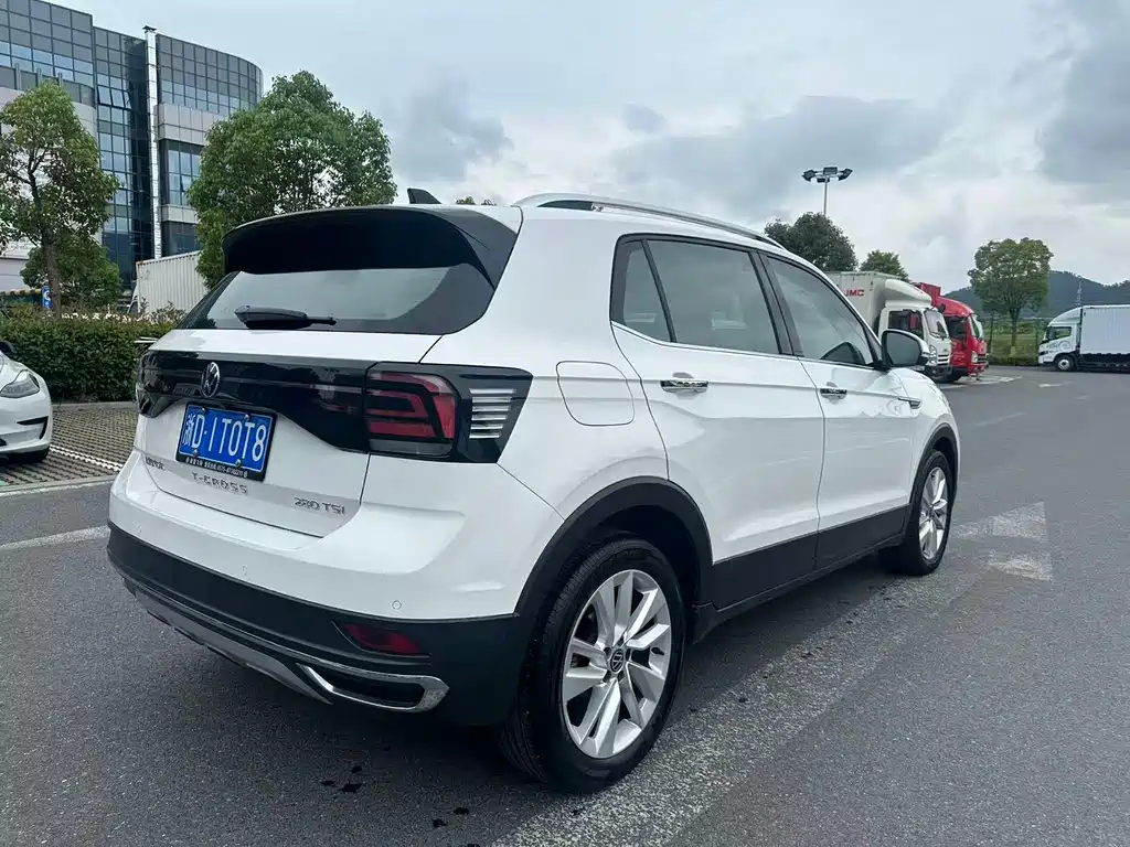 Volkswagen T-Cross 2023 — фото 4