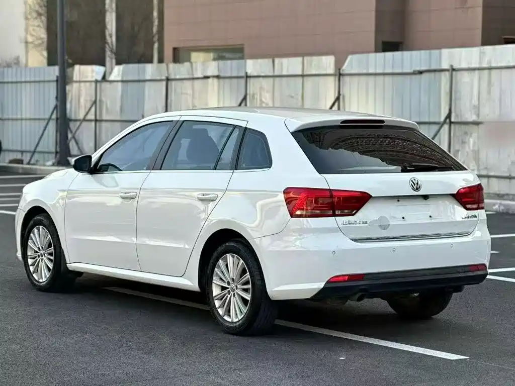Volkswagen Gran Lavida 2015