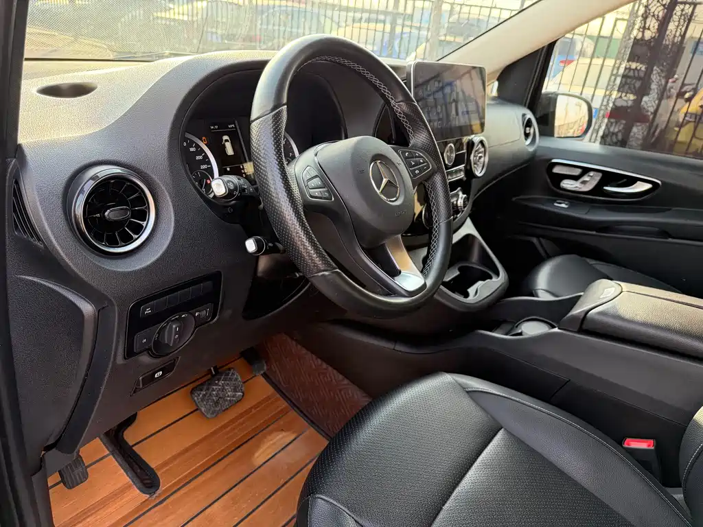 Mercedes-Benz Vito 2023 — фото 13