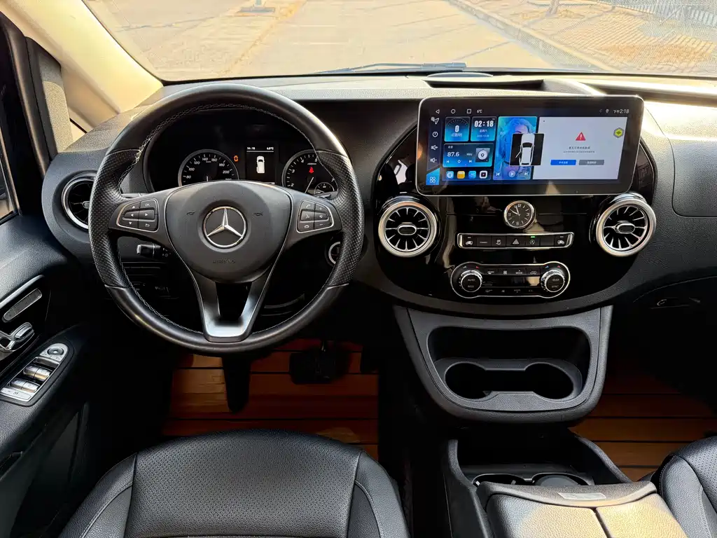 Mercedes-Benz Vito 2023 — фото 16