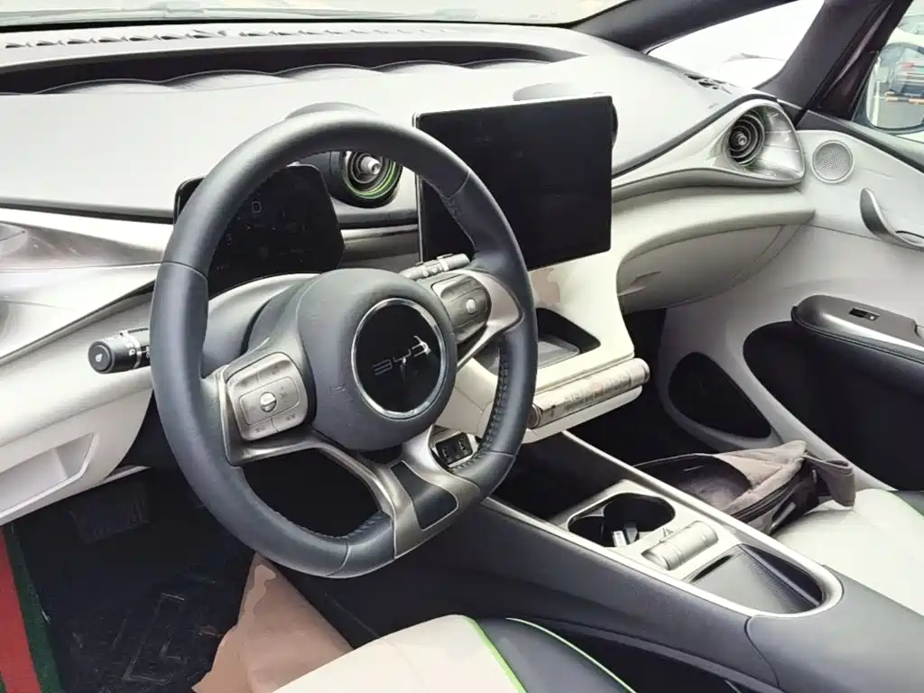 BYD Dolphin 2022 — фото 10