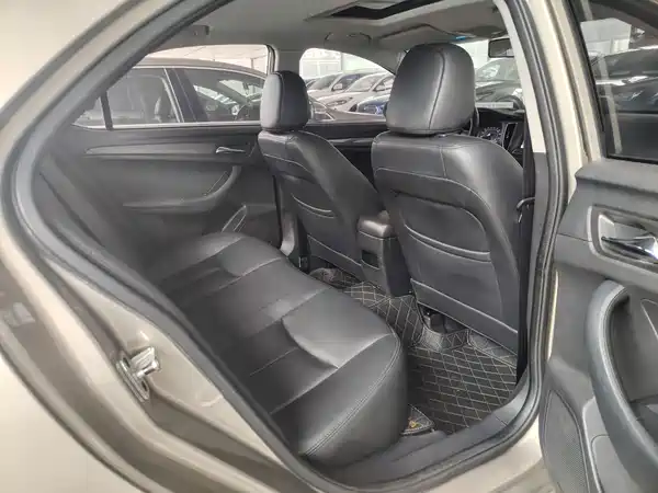 Roewe 360 2017