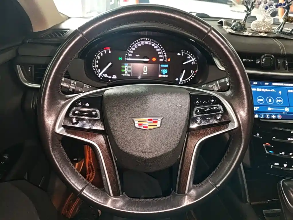 Cadillac XTS 2019 — фото 11