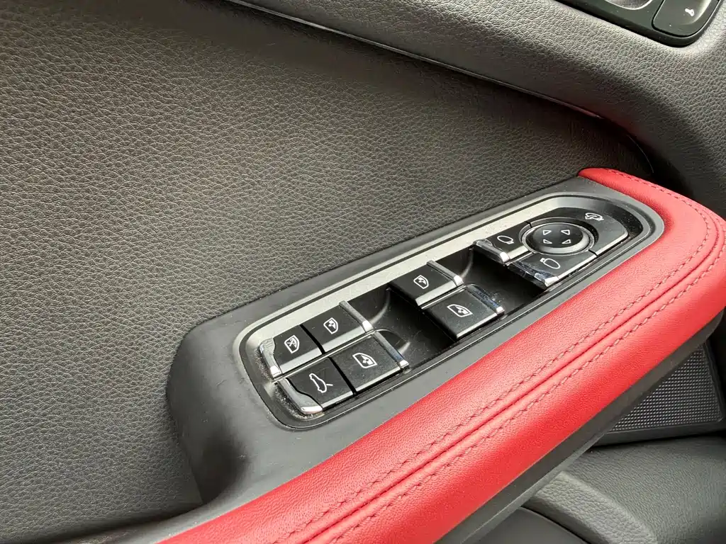 Porsche Macan 2022 — фото 10