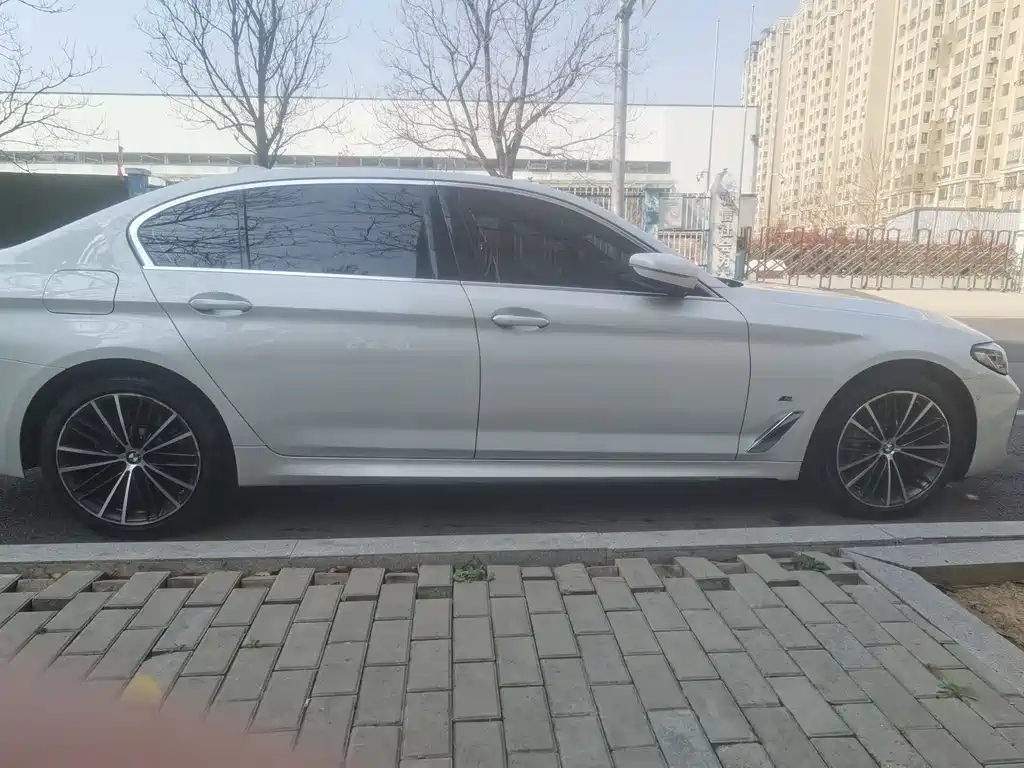 BMW 5 Series 2023