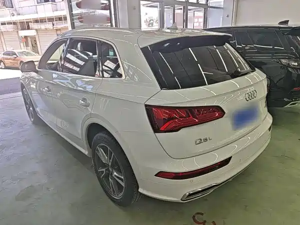 Audi Q5L 2020