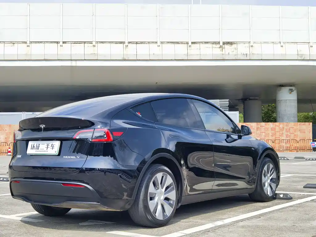Tesla Model Y 2022 — фото 10