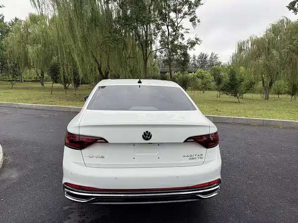 Volkswagen Sagitar 2022