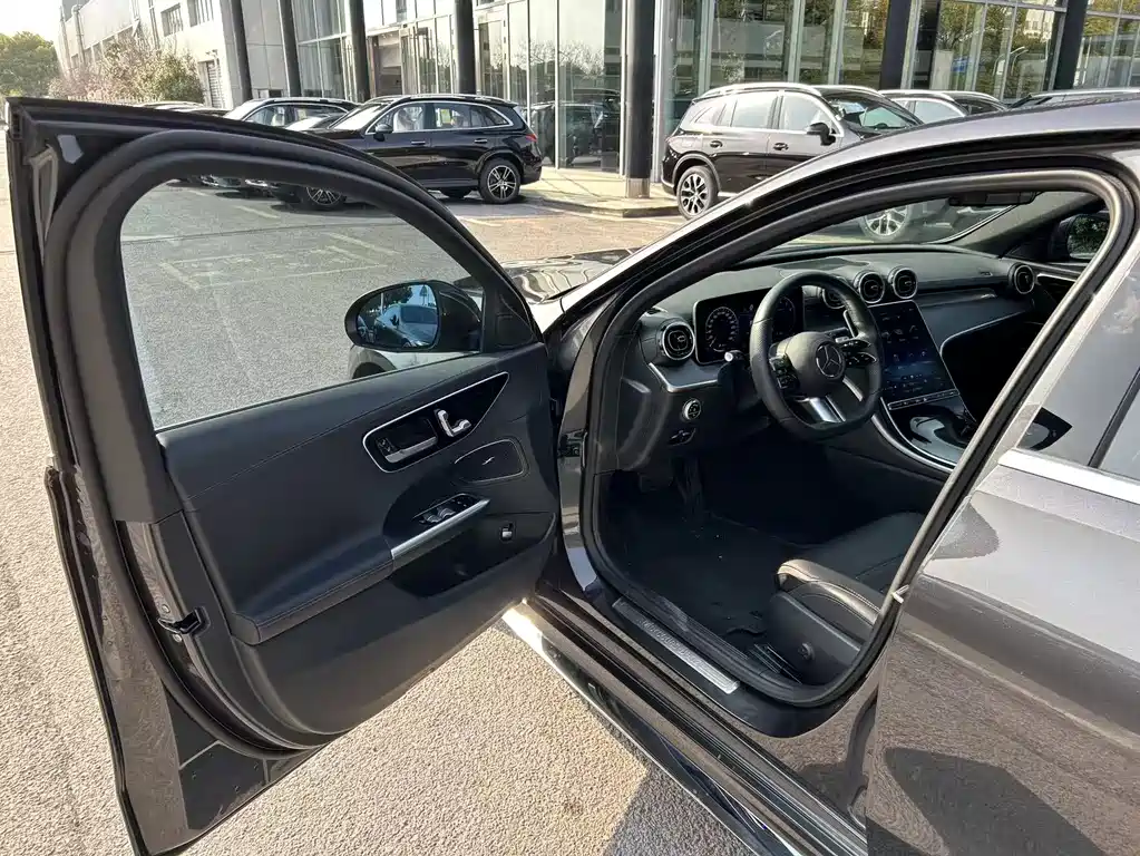 Mercedes-Benz C-Class 2023 — фото 11