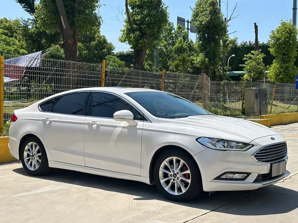Ford Mondeo 2017 — фото 3