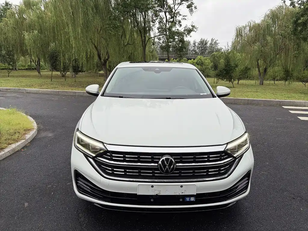 Volkswagen Sagitar 2022
