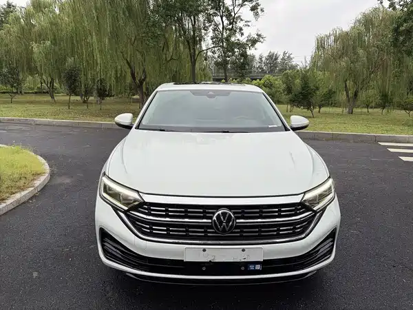 Volkswagen Sagitar 2022