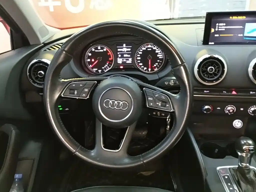 Audi A3 2018 — фото 11
