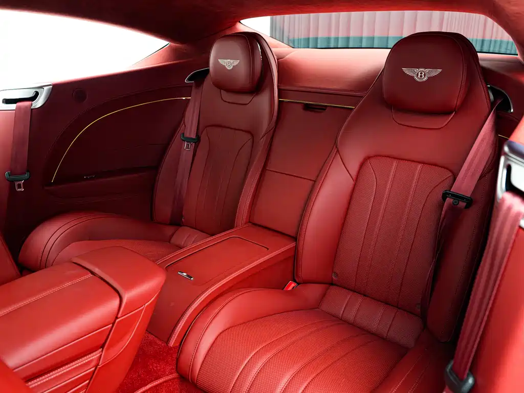 Bentley Continental 2021 — фото 15