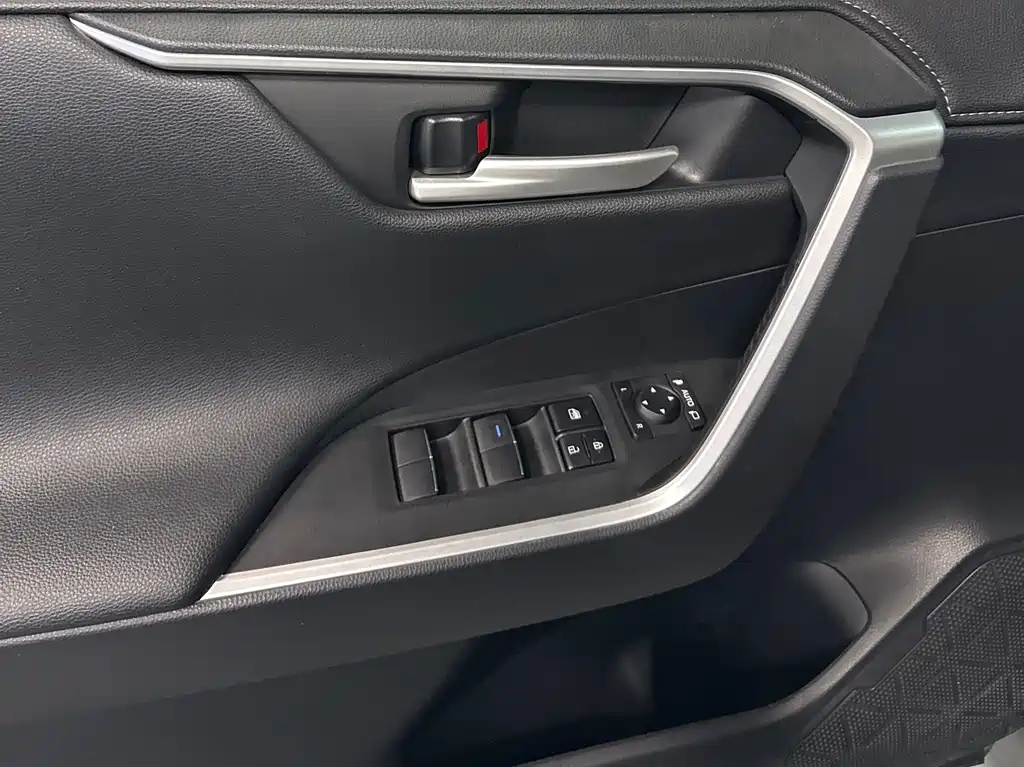 Toyota Wildlander 2023 — фото 13
