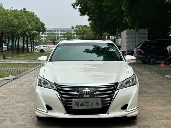 Toyota Crown 2017