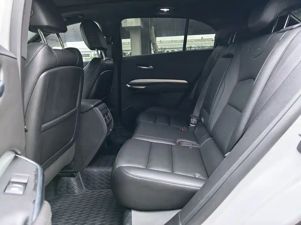 Cadillac XT4 2021 — фото 12