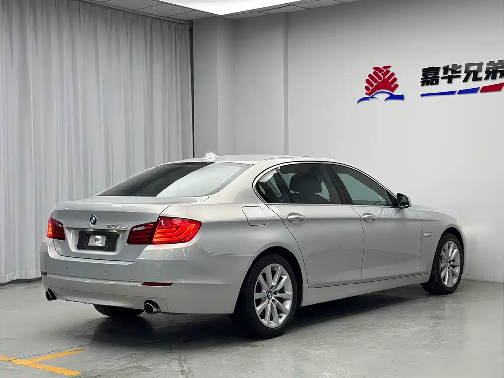 BMW 5 Series 2010 — фото 10