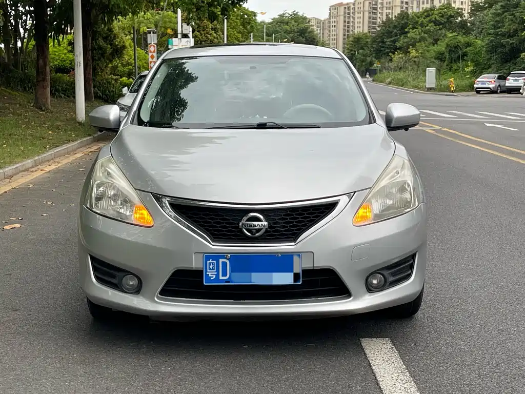Nissan Tiida 2015
