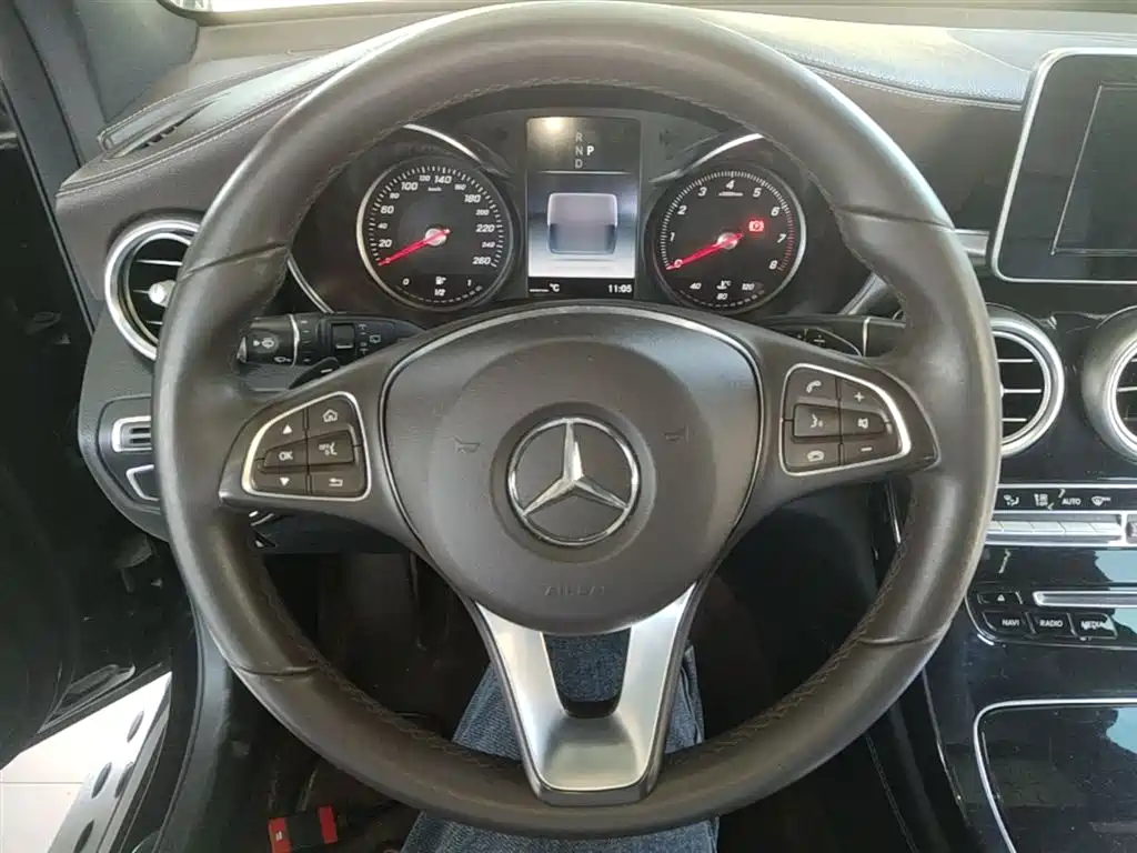 Mercedes-Benz GLC 2018 — фото 11