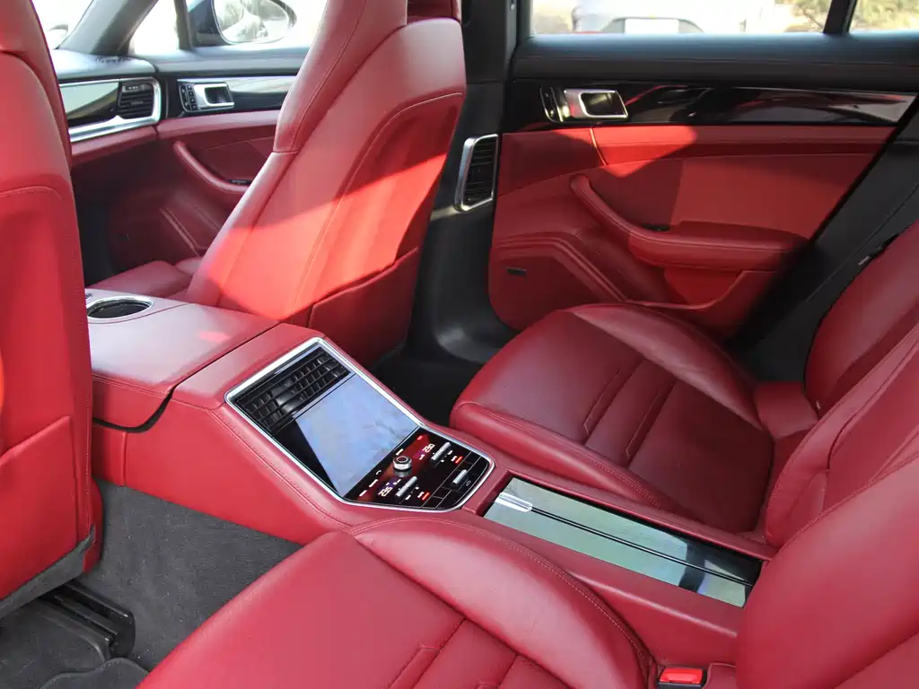 Porsche Panamera 2018 — фото 13